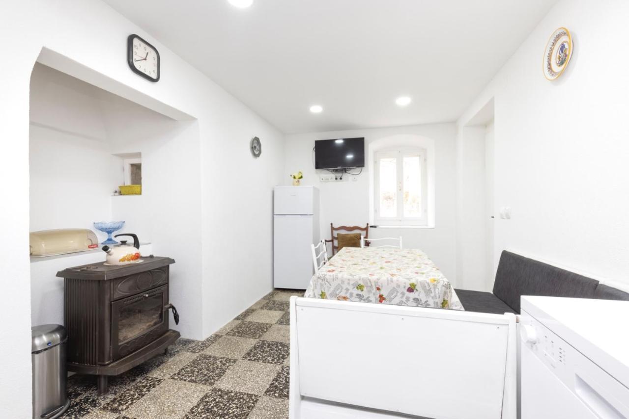 Apartments Ivna Veli Losinj Exterior photo