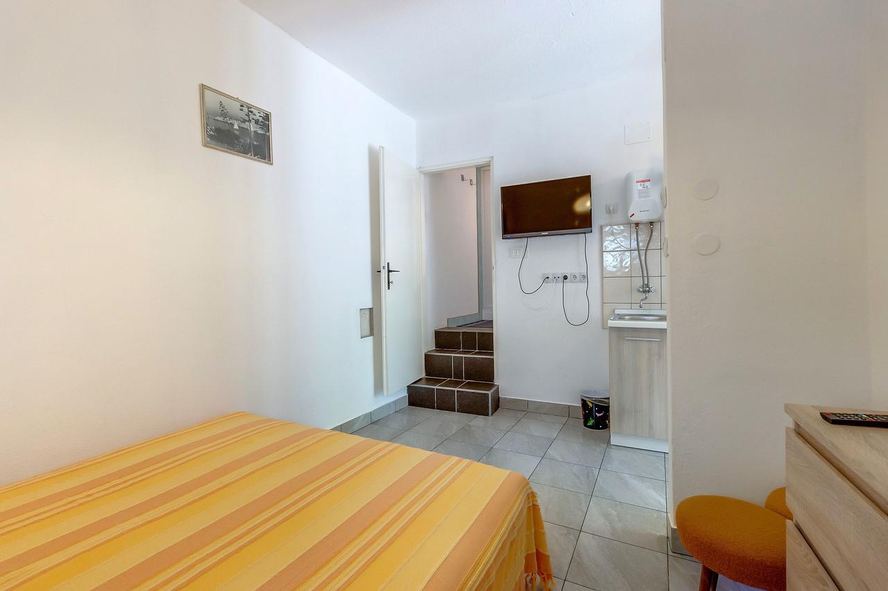 Apartments Ivna Veli Losinj Exterior photo